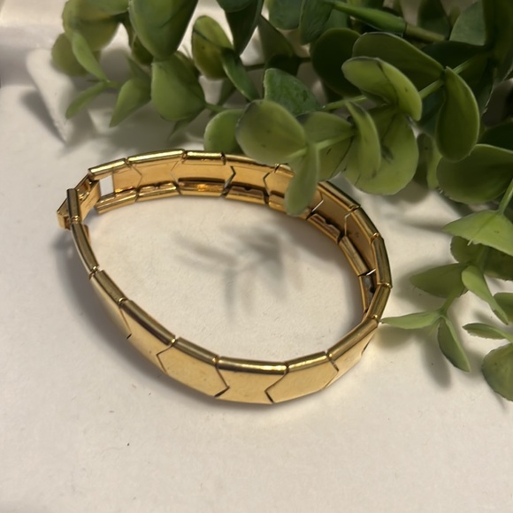 Vintage Gold Herringbone Bracelet by Napier - Picture 7 of 9